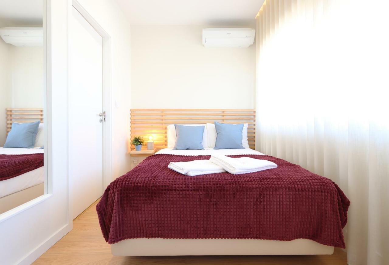 Hm - Living Batalha Square 1